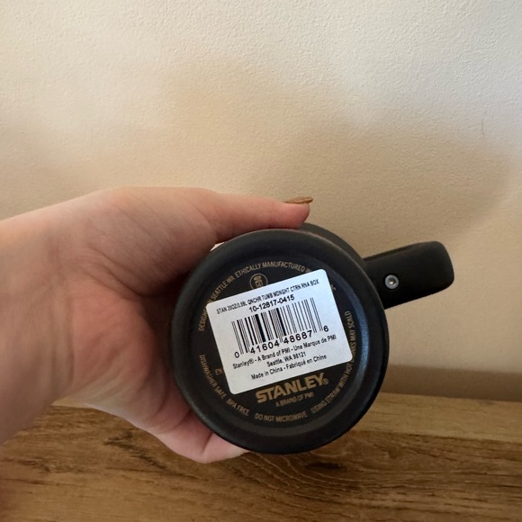 Stanley Tumbler dia De Los Muertos 20 oz Special Ed Midnight Catarina in hand - Picture 5 of 5